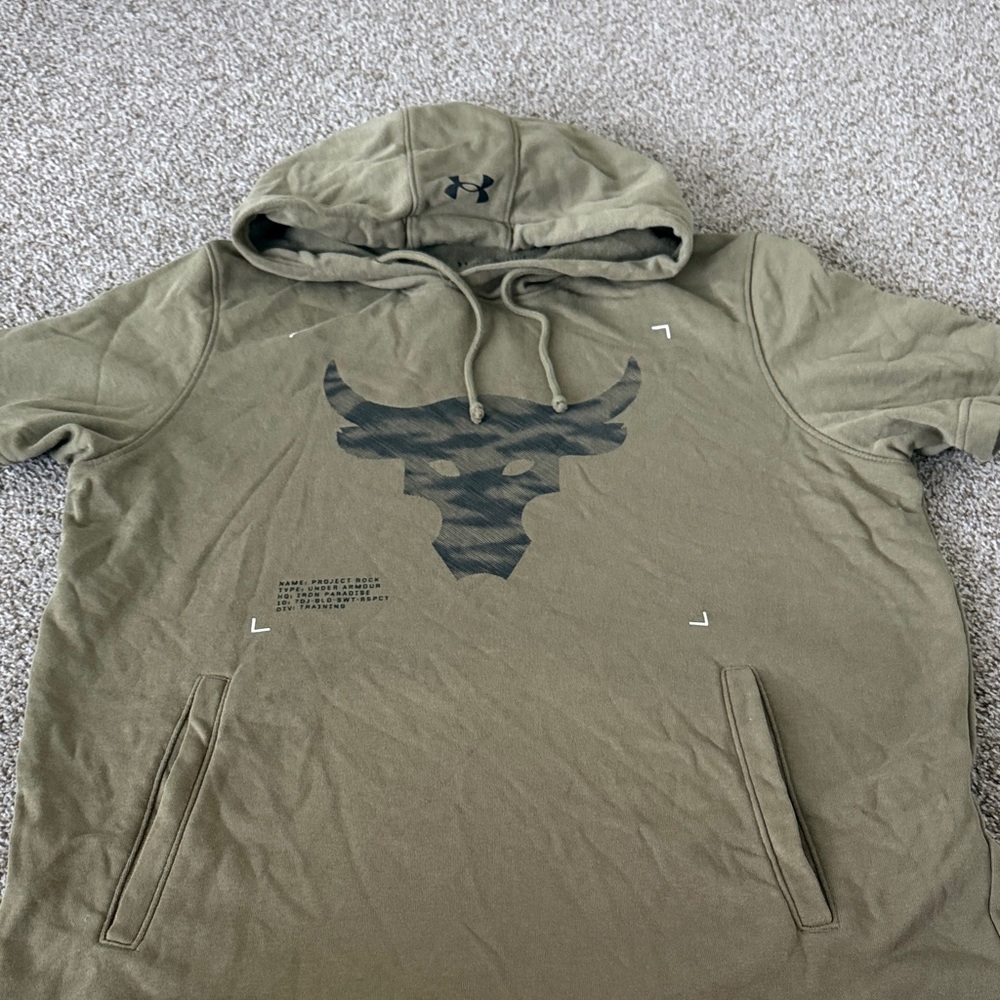 Under Armour Olive Green Pullover Hoodie with Camo Bull Graphic